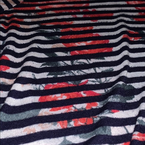 Aeropostale Rose, blue striped crop top - Picture 3 of 4